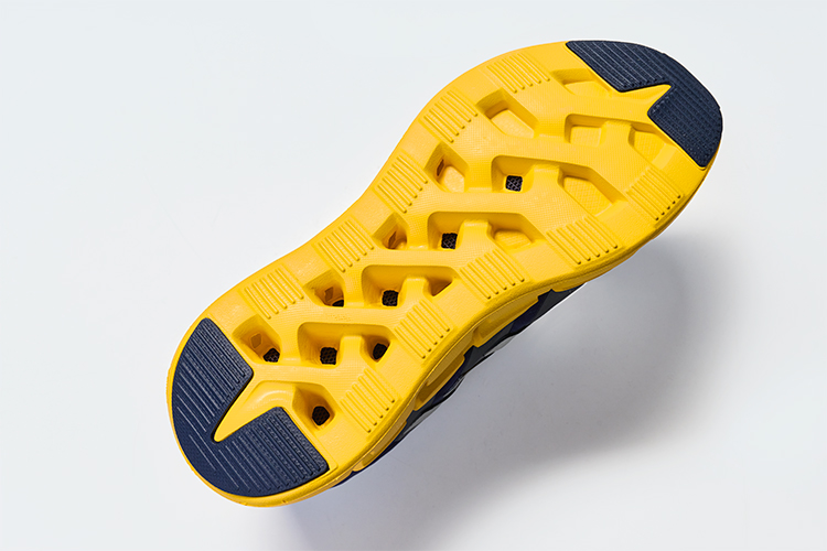 �N���C�}�N�[���b�A�f�B�_�X