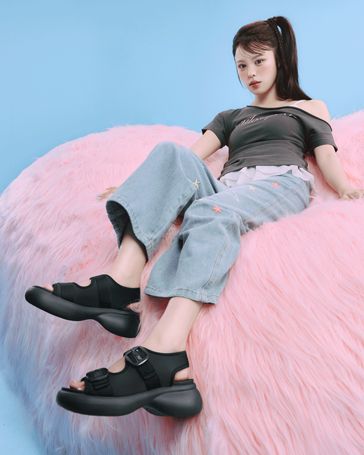 ���������񗚂����Ȃ��A�{6��������T���_���qColon Sandal�r �X�^�C�����O